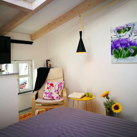 Cres Art Studio Kuning Apartment Εξωτερικό φωτογραφία
