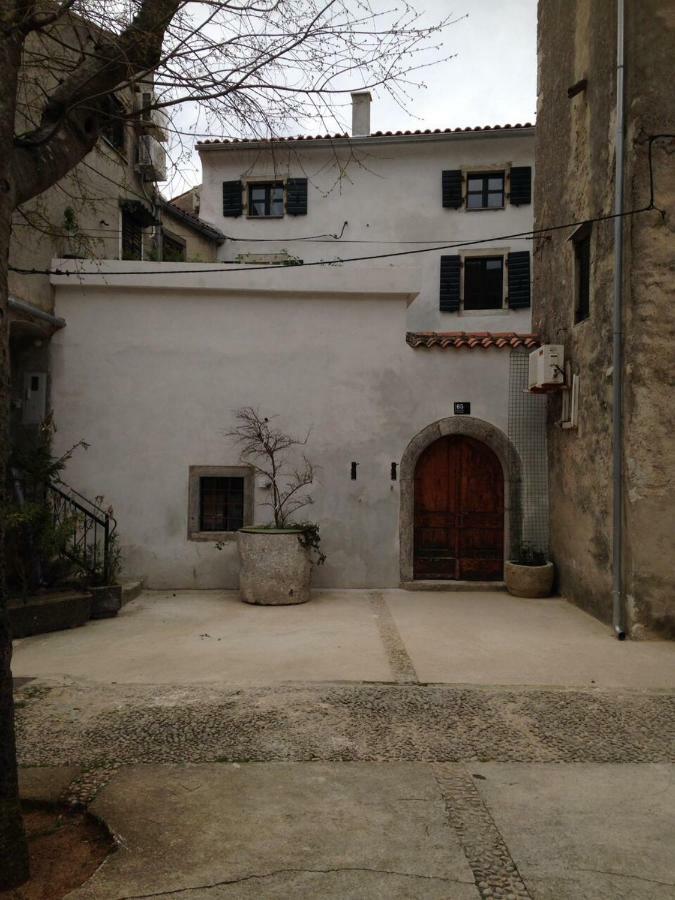 Cres Art Studio Kuning Apartment Εξωτερικό φωτογραφία