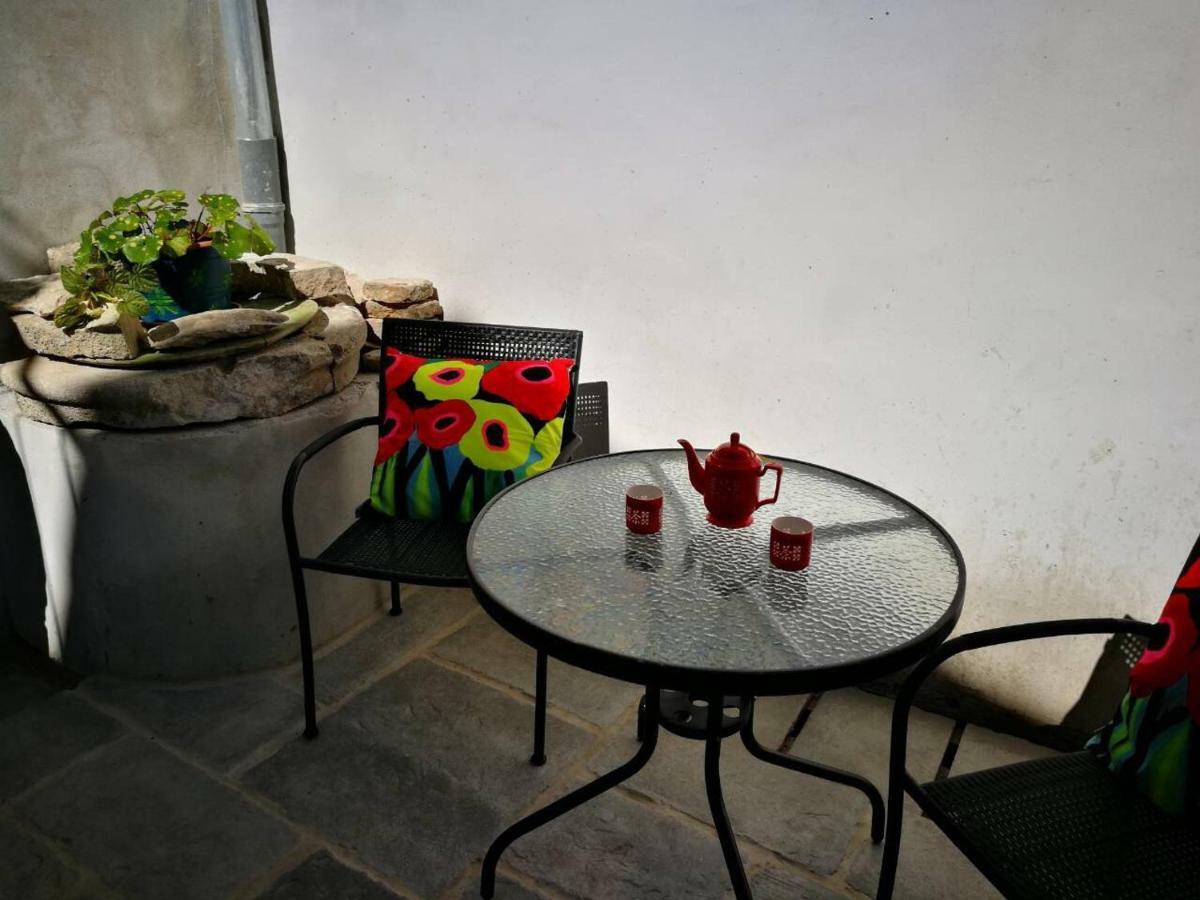 Cres Art Studio Kuning Apartment Εξωτερικό φωτογραφία