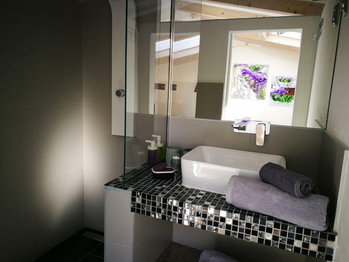 Cres Art Studio Kuning Apartment Εξωτερικό φωτογραφία