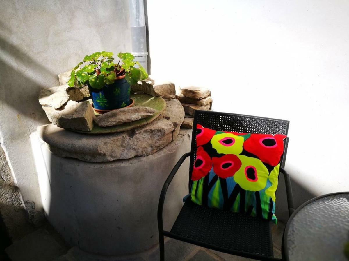 Cres Art Studio Kuning Apartment Εξωτερικό φωτογραφία