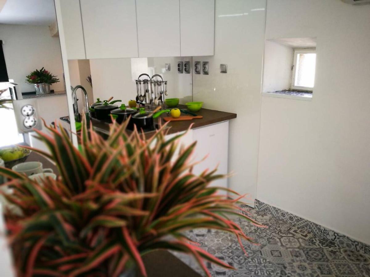 Cres Art Studio Kuning Apartment Εξωτερικό φωτογραφία