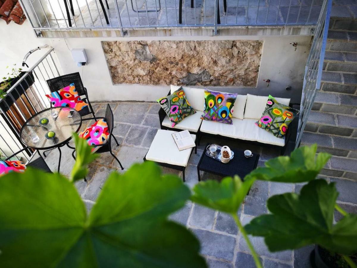 Cres Art Studio Kuning Apartment Εξωτερικό φωτογραφία