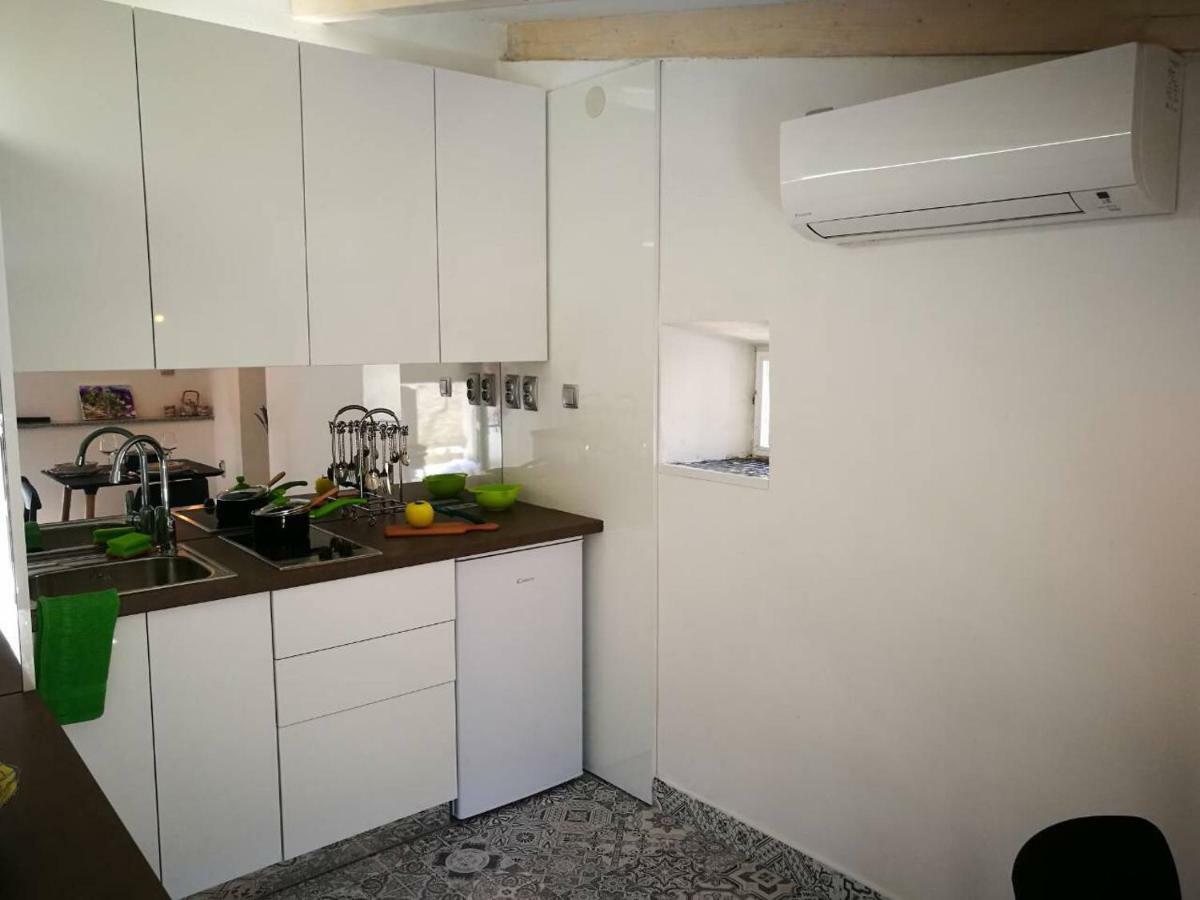 Cres Art Studio Kuning Apartment Εξωτερικό φωτογραφία
